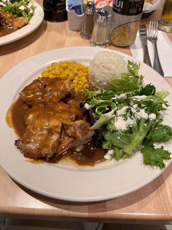 アメリカ(米国)・ハワイ「2年半ぶりのハワイへ！！！」の写真：PCR検査後、インターナショナルマーケッ...