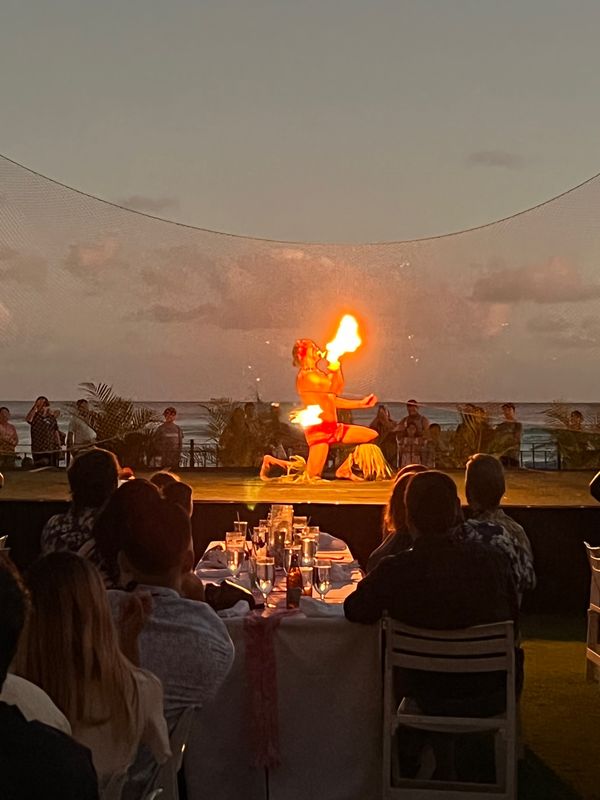 アメリカ(米国)・ハワイ「2年半ぶりのハワイへ！！！」の写真：夕方はロイヤルハワイアンホテルのルアウシ...