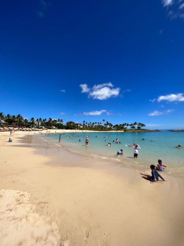 アメリカ(米国)・ハワイ「2年半ぶりのハワイへ！！！」の写真：アウラニディズニーのビーチ
となりのフォ...