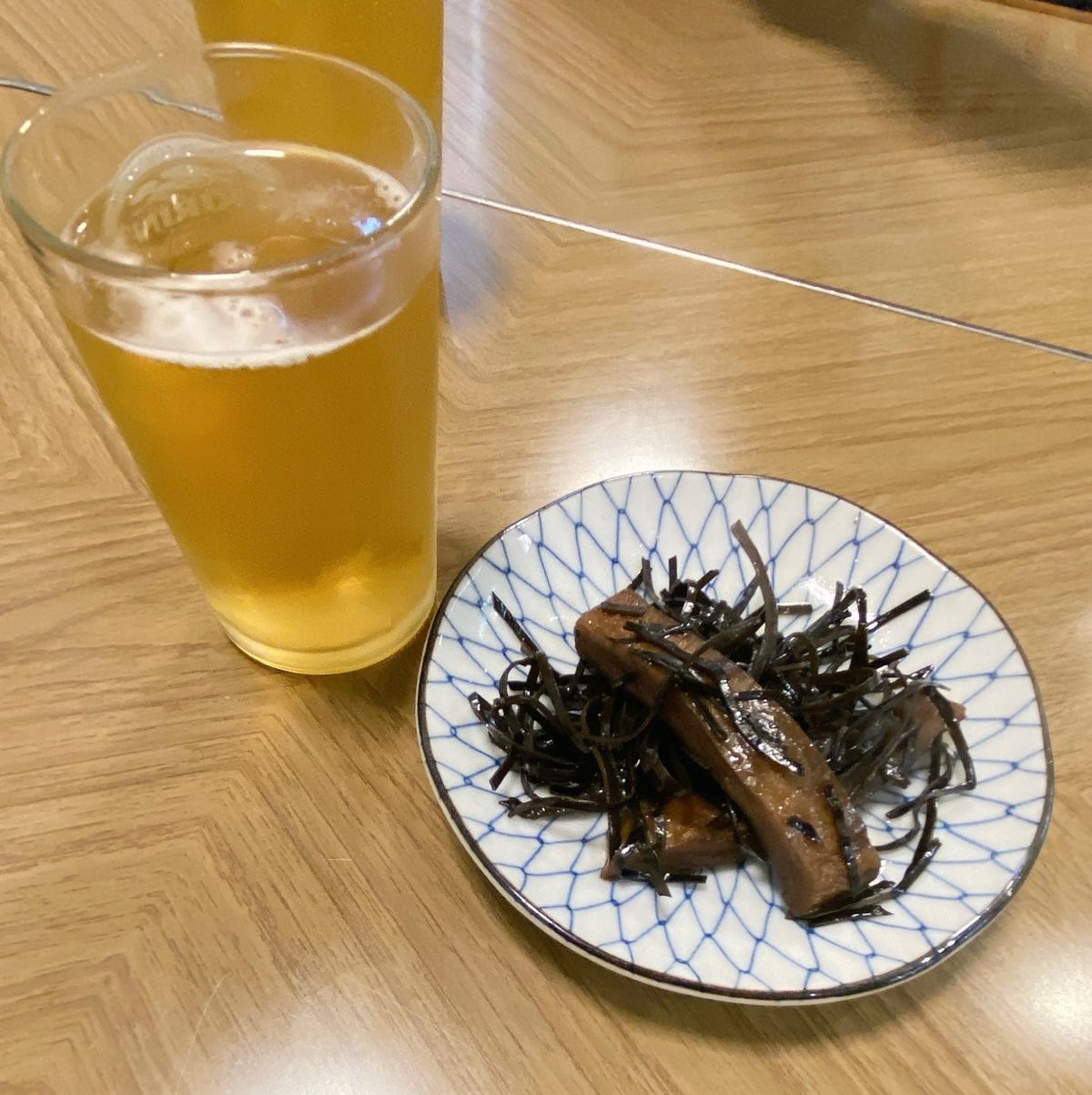 見過ごしてしまいそうな外観

近江牛の焼肉丼が
1300円で食べれます（๑...