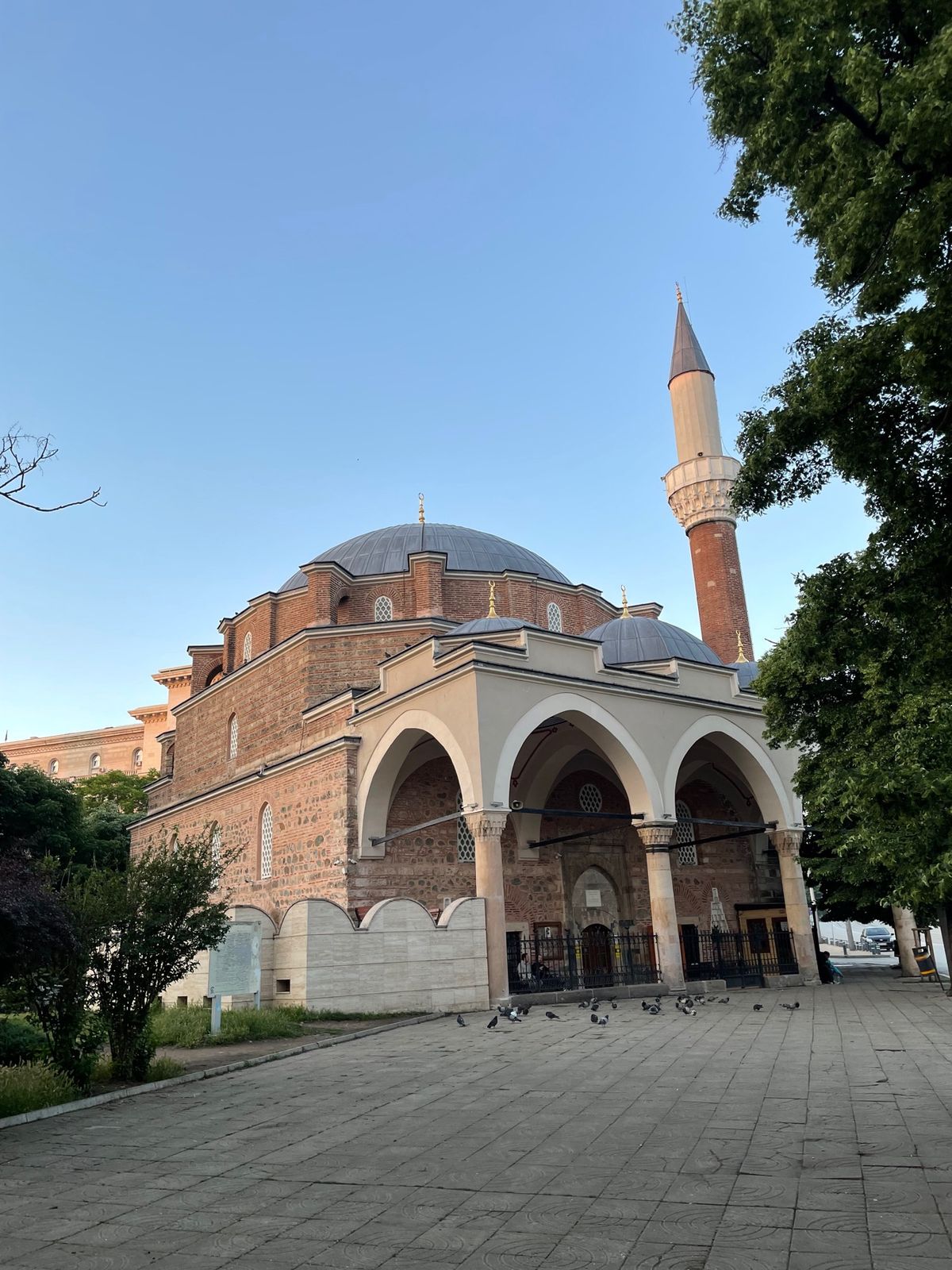 正教会とモスク、シナゴーグの３つを見学。
シナゴーグのみ、入場時に身分証明...