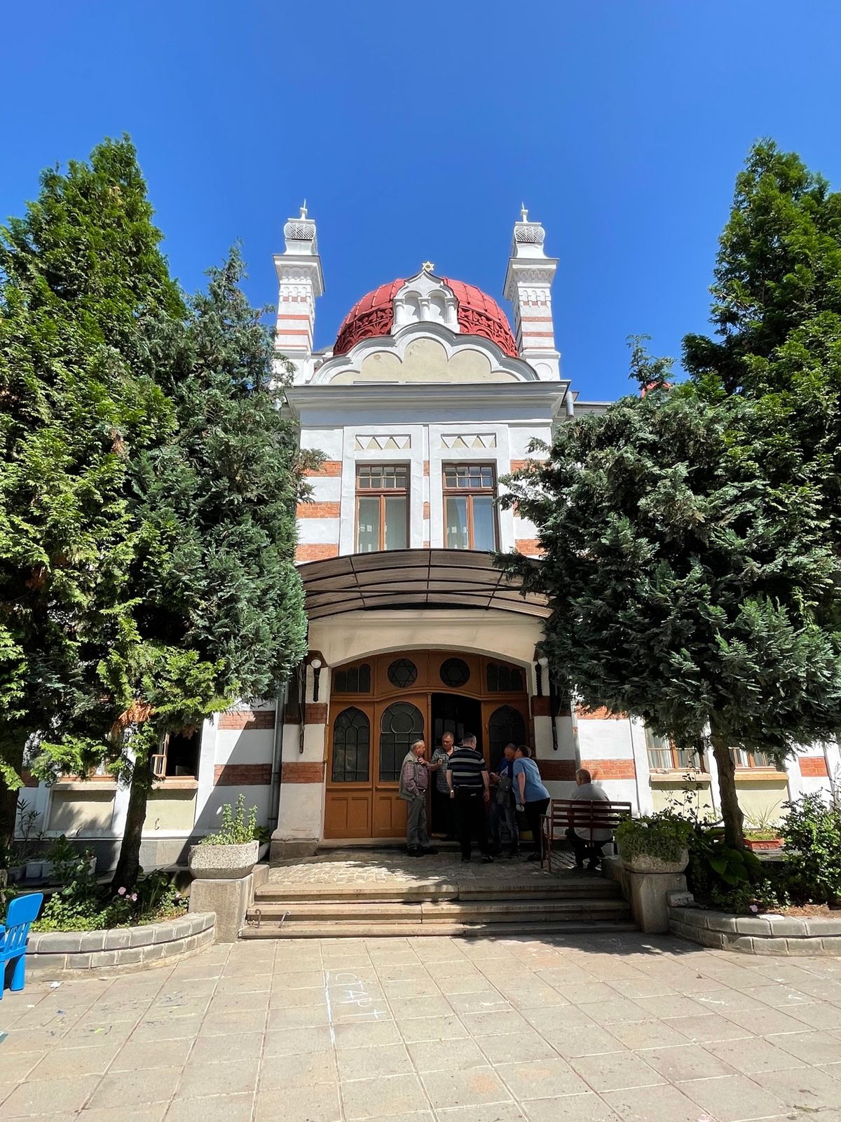 正教会とモスク、シナゴーグの３つを見学。
シナゴーグのみ、入場時に身分証明...