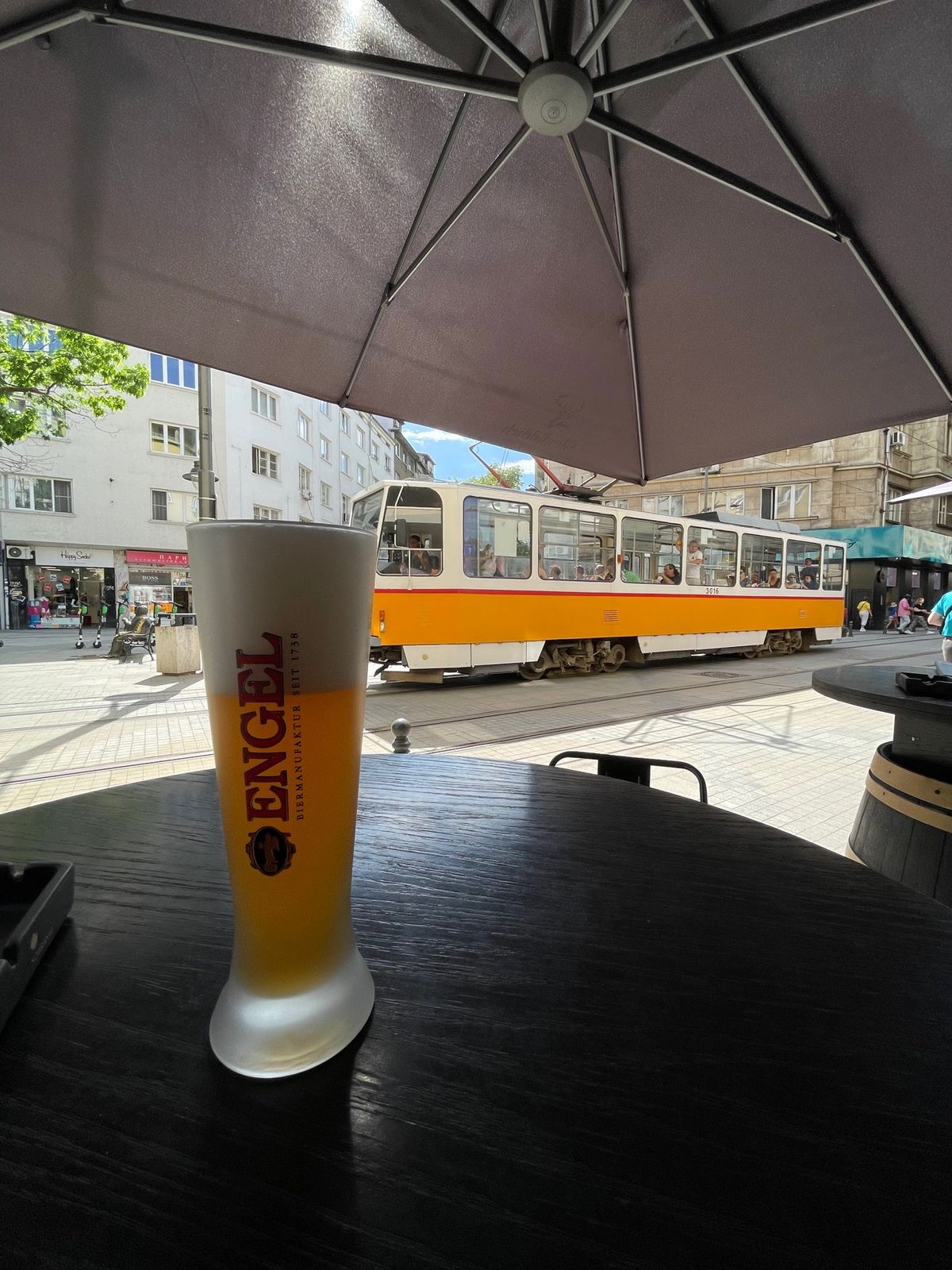 ・トラムを見ながら冷えたビールが楽しめるImperial Gastro H...