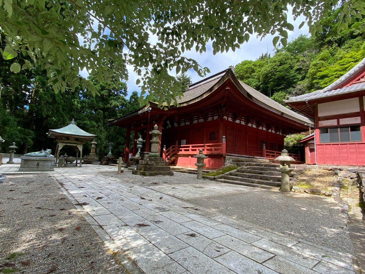 4日目朝、意外にも晴れたので伊勢志摩スカイラインを走り、朝熊山展望台へ。
...