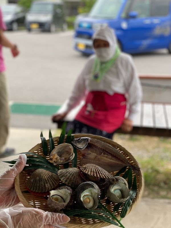 日本・三重県「伊勢志摩旅行」の写真：お昼は海女小屋はちまんかまど あさり浜で...