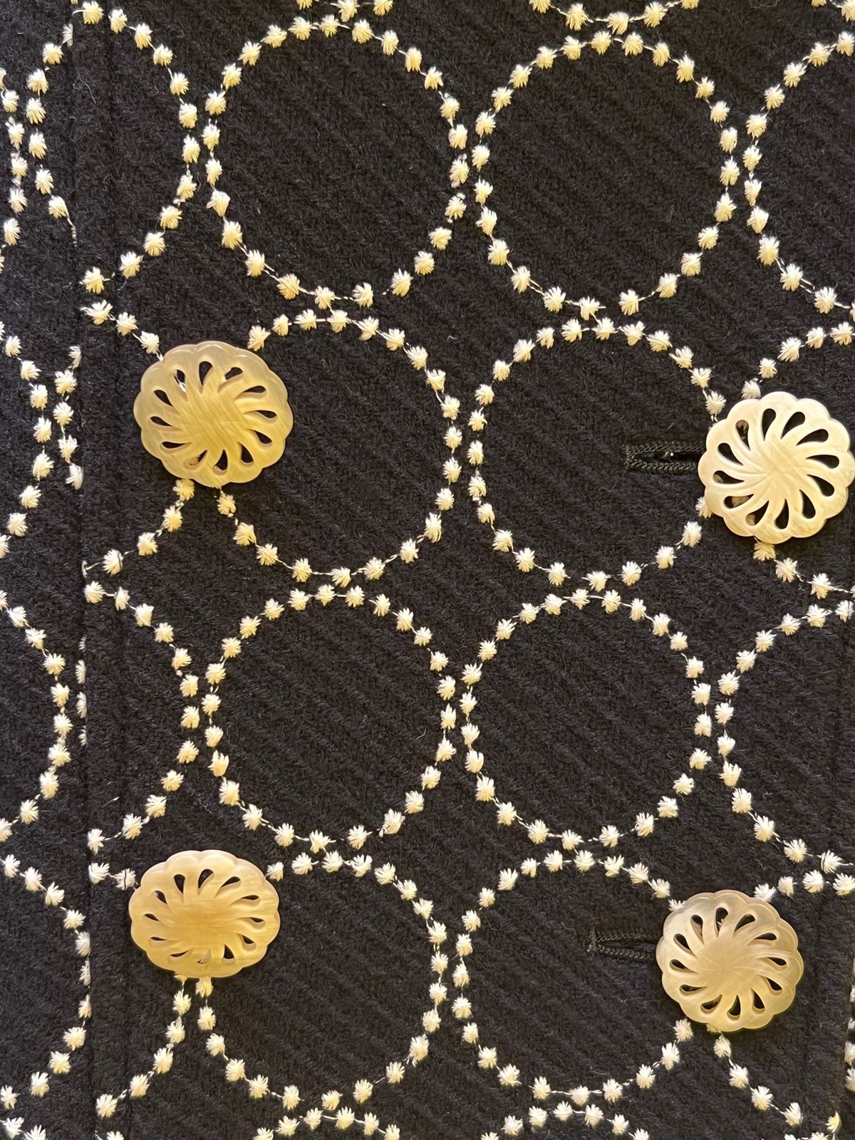 ドット生地、間近でみたらプックリなってて可愛すぎる😍