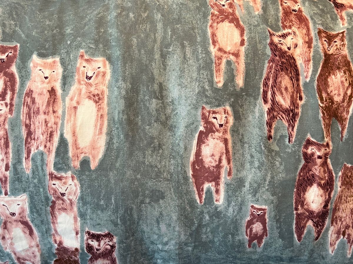 水泳柄はちぎり絵みたいで可愛い😍
木の中にはこっそりと🦉が紛れてるし
🐻ち...