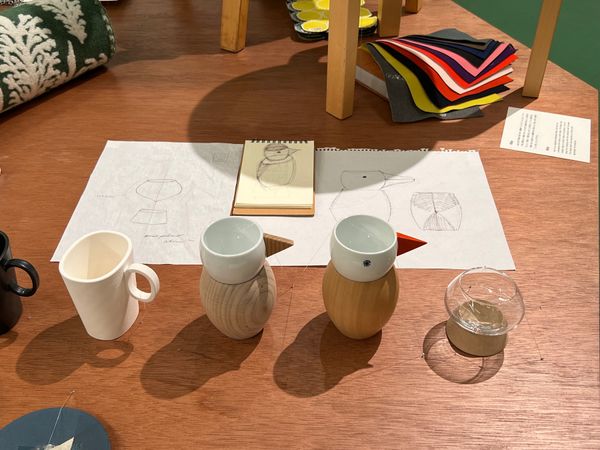 日本・福岡県「ミナ・ペルホネン展」の写真：鳥ちゃんコップのプロダクト可愛い〜😍