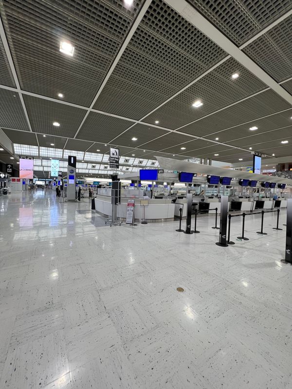 アメリカ(米国)「4年ぶりハワイ」の写真：全然人がいない。。
ラウンジも閉鎖されて...