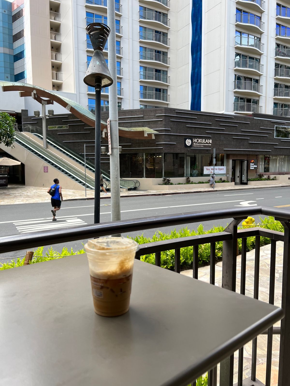 風がとても気持ちよい。やはりハワイは最高