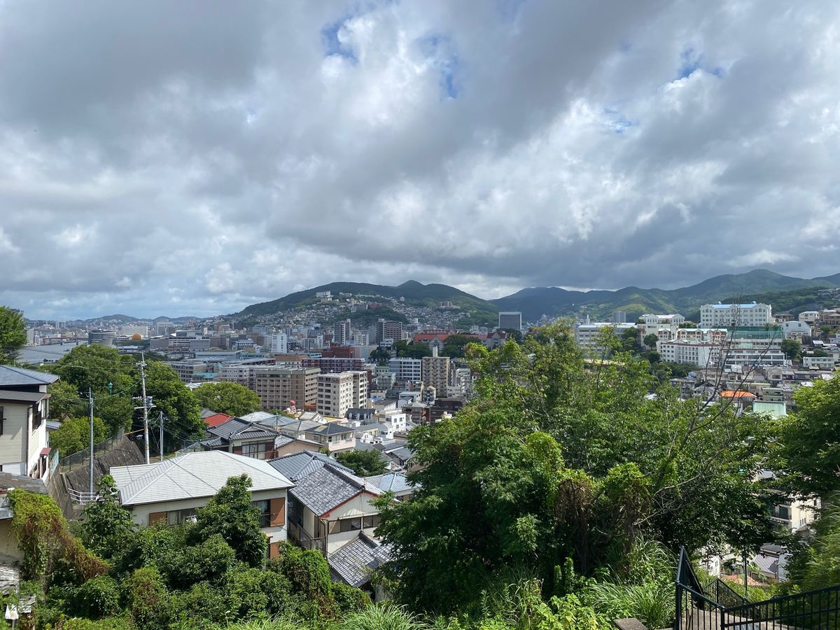 坂の町長崎。
曇りがちだったけどそれでも汗だく。