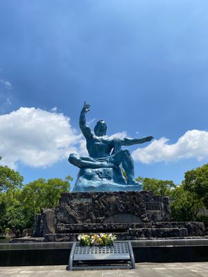 2日目は平和祈念公園へと。
青い空が眩しい。