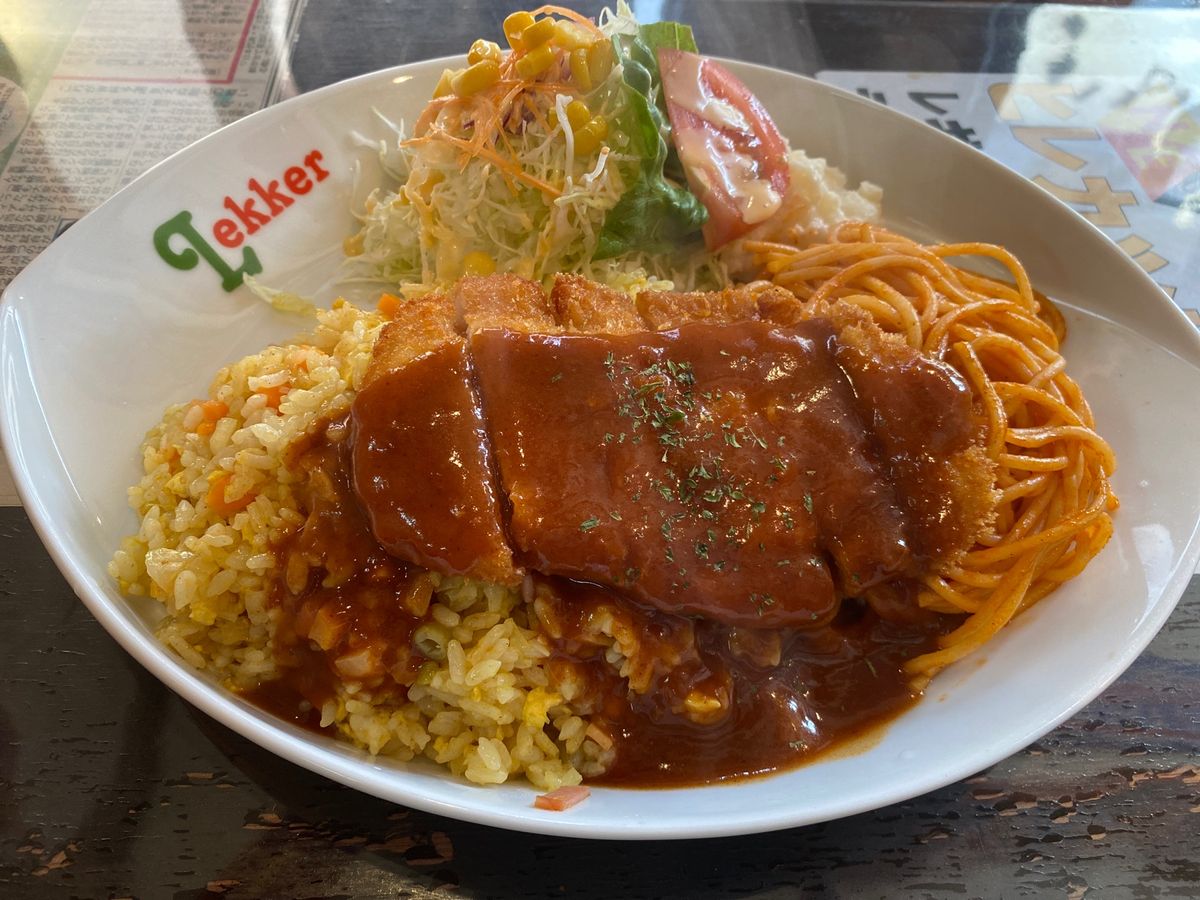 大浦天主堂を見て、早めのランチはトルコライス。