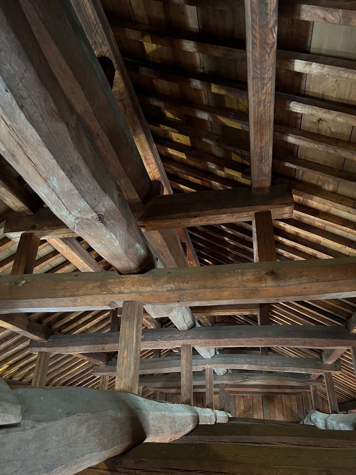 愛媛県内子町
木蝋資料館上芳我邸
●正面
●屋根裏
●風が通って涼しい部屋...