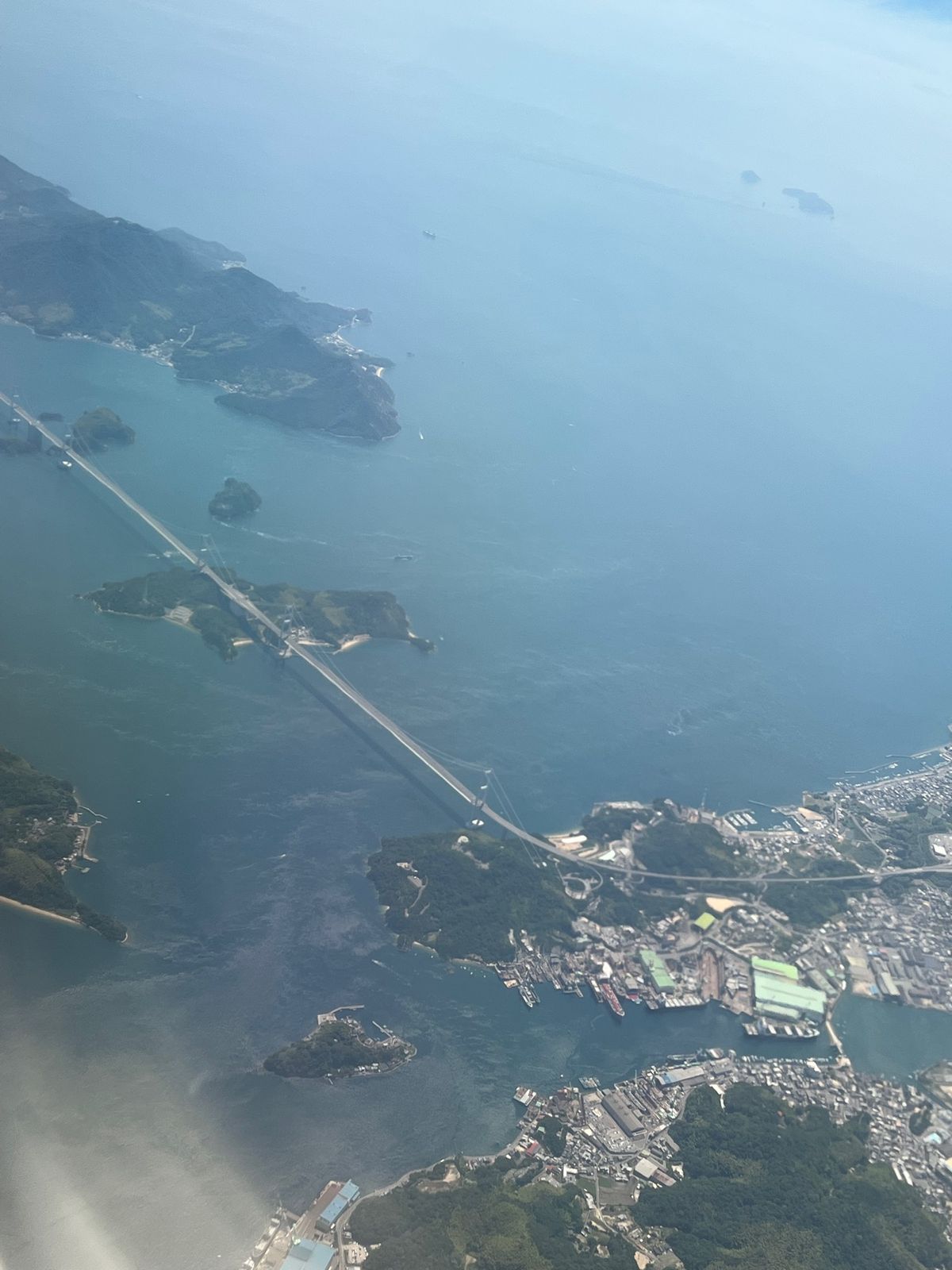 フライト
●羽田空港の搭乗口は、バスに乗って飛行機まで！久しぶり！！
●着...