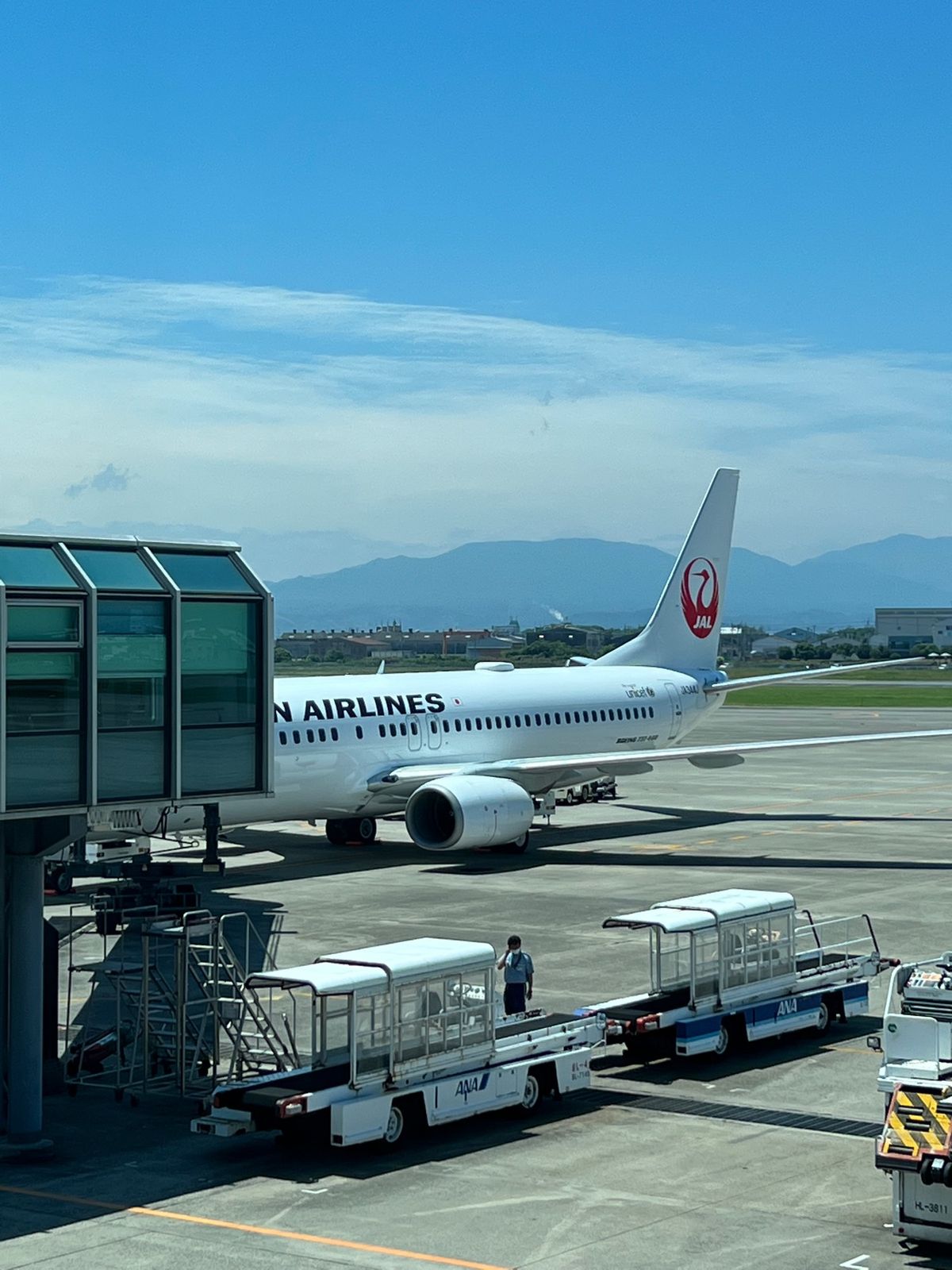 フライト
●羽田空港の搭乗口は、バスに乗って飛行機まで！久しぶり！！
●着...
