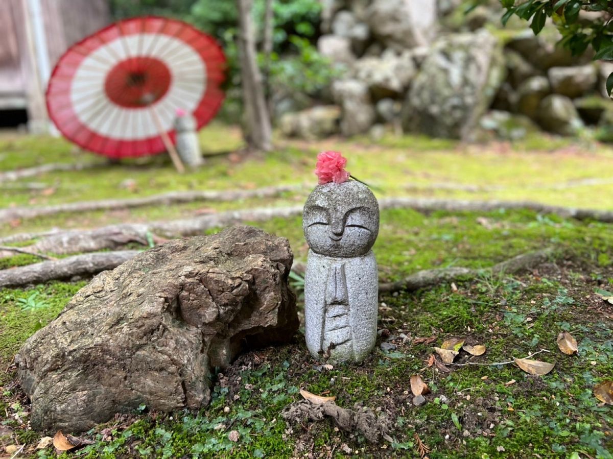 柳谷観音楊谷寺の花手水。どれも「映える」