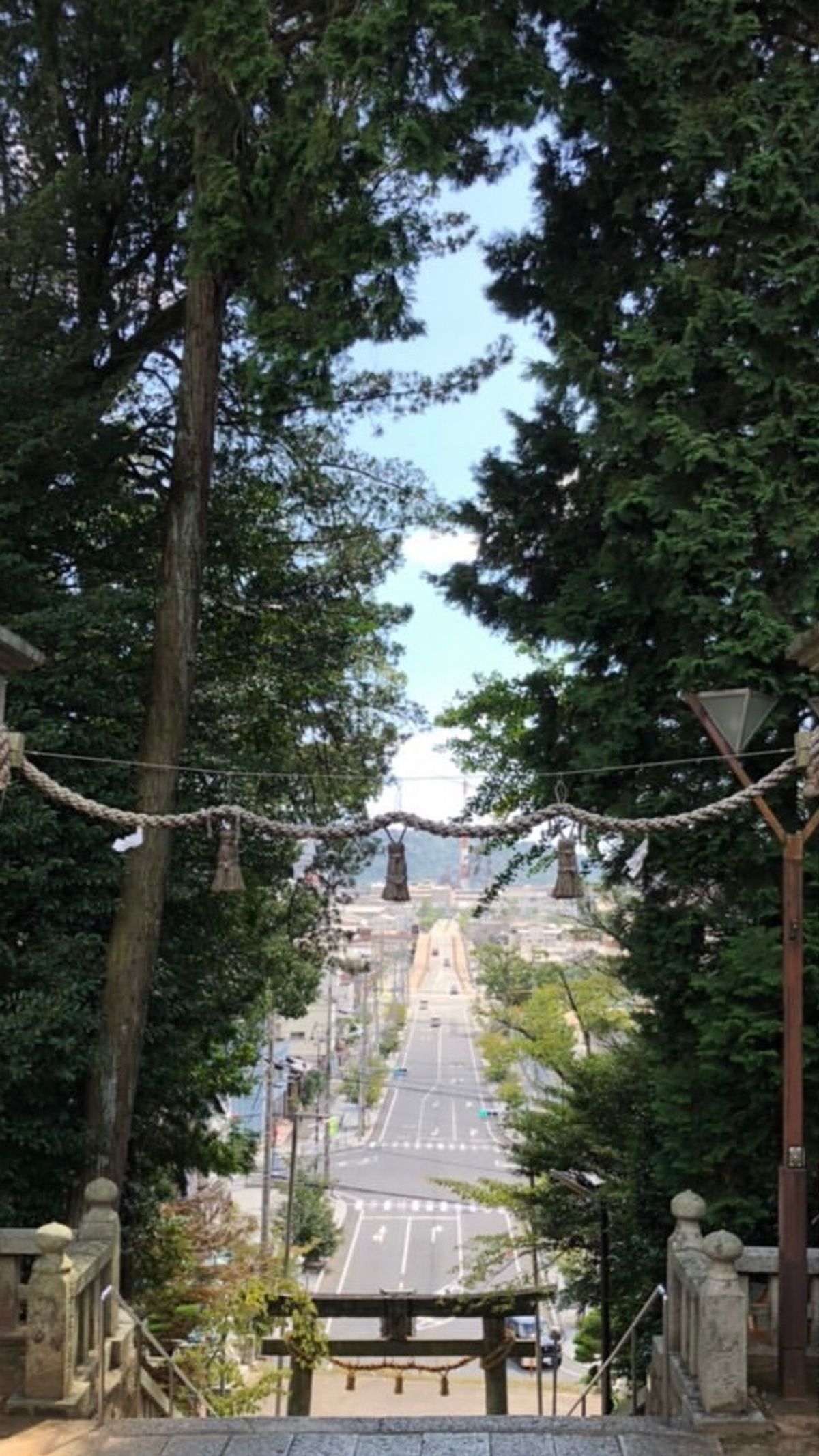 瀬戸内海の方向を振り返ると、昭和の雰囲気のまま