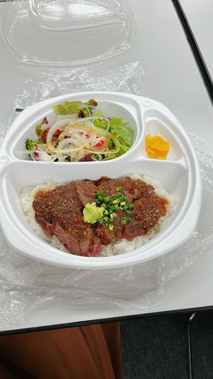 ちくわパン、ステーキ弁当、パフェ、ラーメン。
全部おいしい。