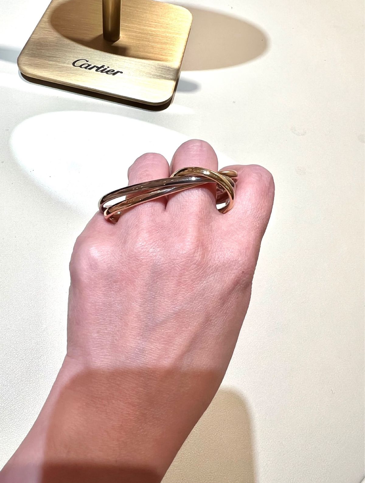 会議の翌日は有給を取ってお買い物DAY💸

まずはカルティエ×サカイコラボ...