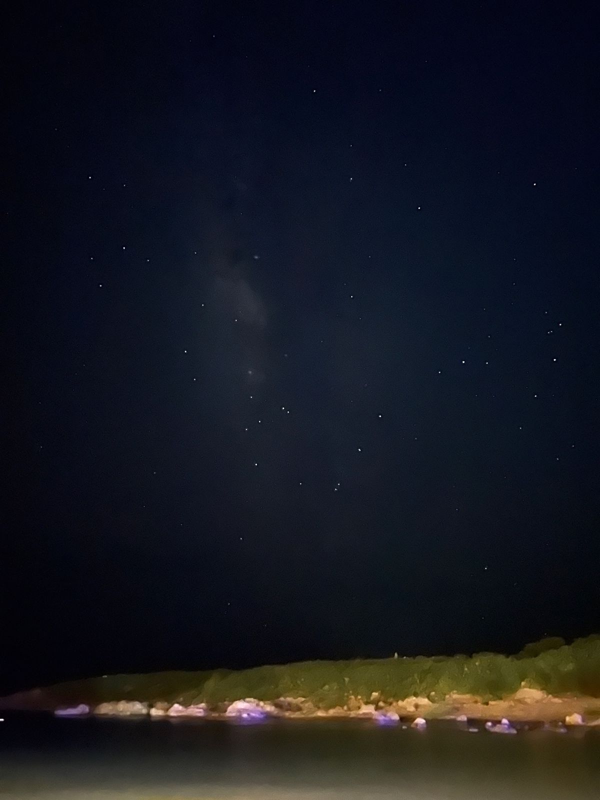シギラビーチで撮った天の川
2枚目はiPhoneで撮った写真です