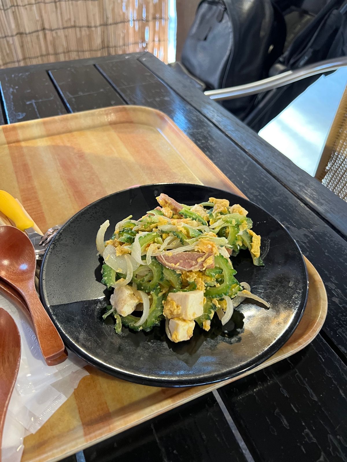 屋台村　南風（ぱいかじ）へ

料理が出るスピード早いし美味い。屋台村なので...