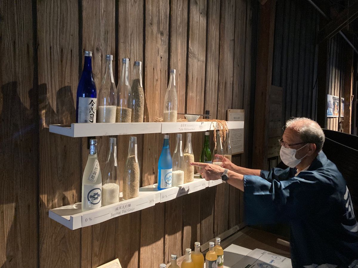 17XX年創業の今代司酒造酒蔵見学
物腰柔らかな語り口のガイド（おそらく現...