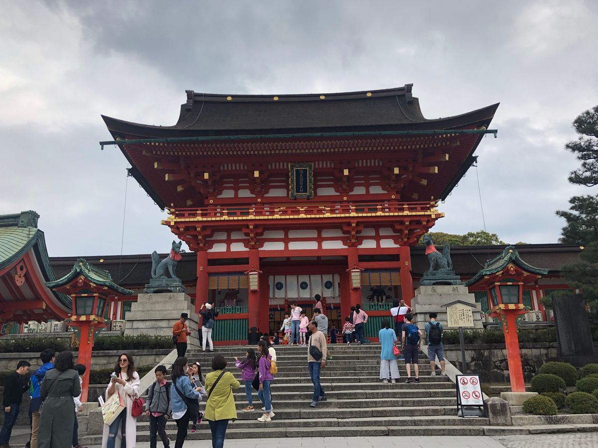 伏見稲荷に八坂神社⛩