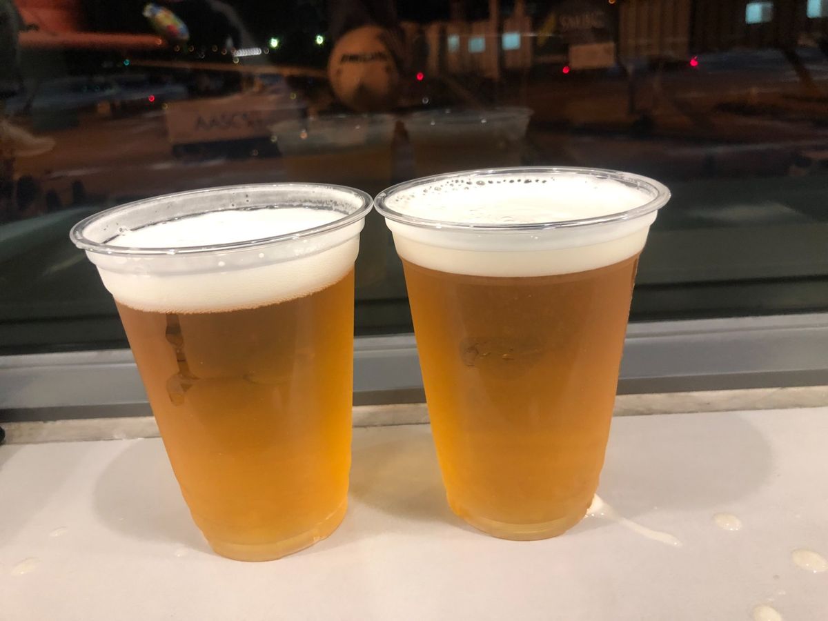 夜発のLCCなので鎌倉パスタで夕食後は、搭乗前にひたすら飲みます。