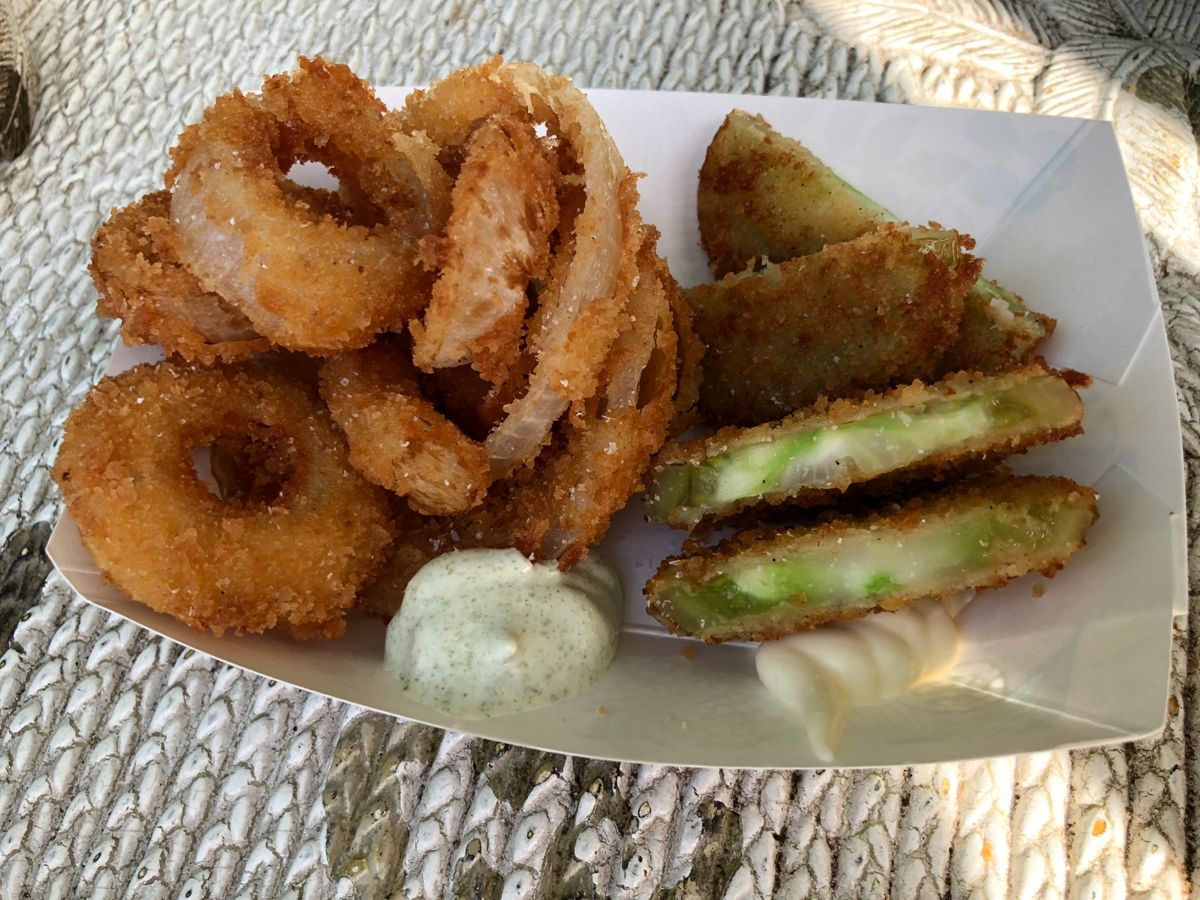 KCCファーマーズマーケット
（毎週土曜日0730～1100）