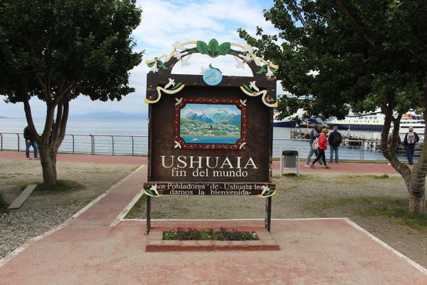 チリ・サンチアゴ「アルゼンチン、チリの旅」の写真：ウスアイア　イグアスの滝