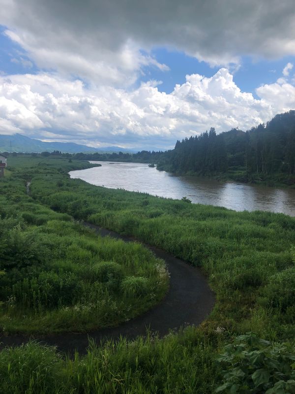 日本・銀山温泉「銀山温泉」の写真：日本地図でしかみたことなかった最上川。
...