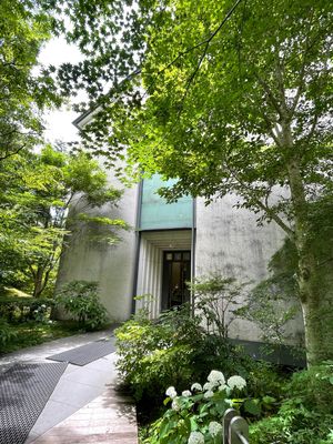 行きたかったラリック美術館。オリエント急行のカフェは要予約だし時間もないの...