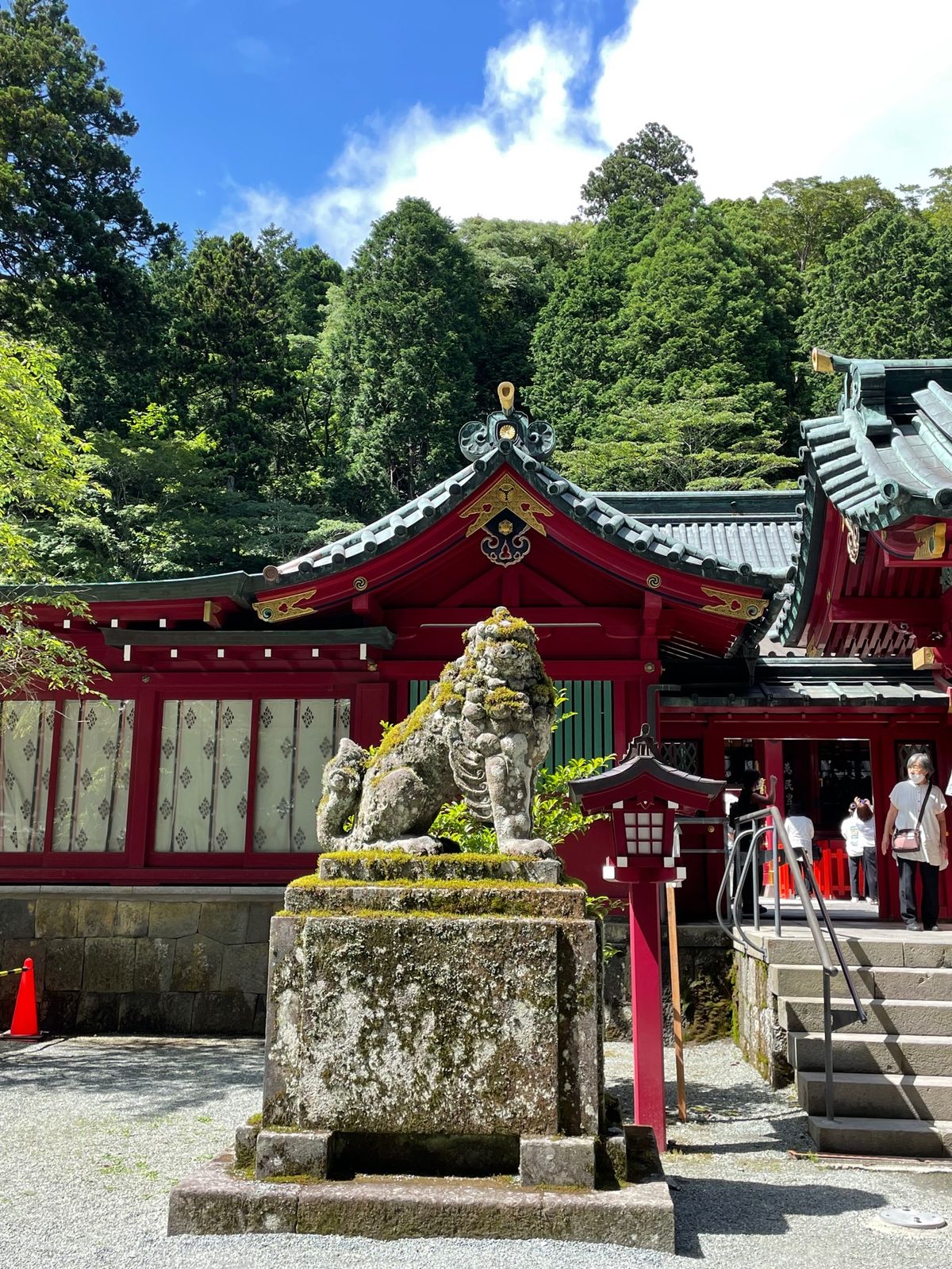 初めての箱根神社参拝⛩
芦ノ湖に面した平和の鳥居は大人気で写真撮る行列がで...