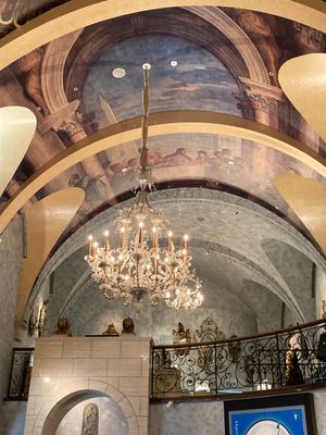 箱根ガラスの森美術館へ。ここは庭園も素敵で、何度もリピートしてる♪
館内も...