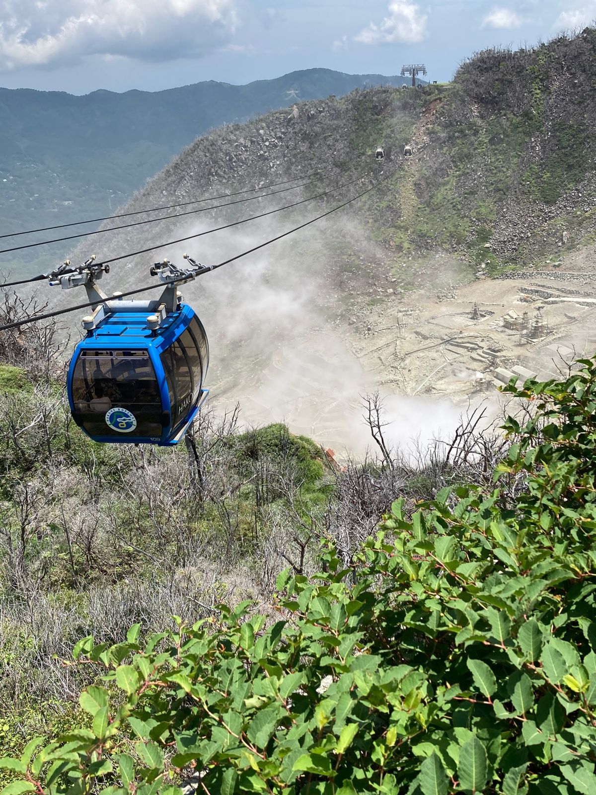 チェックアウトしたら、大涌谷へ。バラゴン登場っぽい写真撮れたし満足。
仙石...