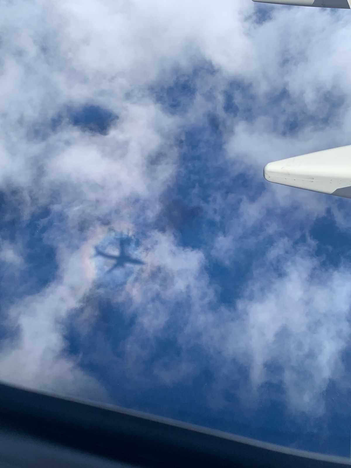 神戸空港からソラシドエアで那覇へ

初めて、ブロッケン現象を見れた！

ホ...