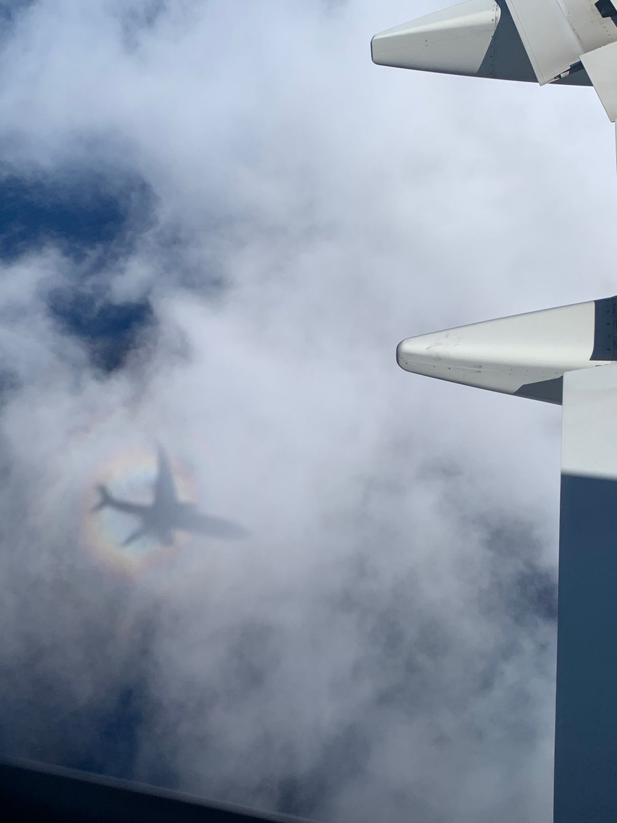 神戸空港からソラシドエアで那覇へ

初めて、ブロッケン現象を見れた！

ホ...