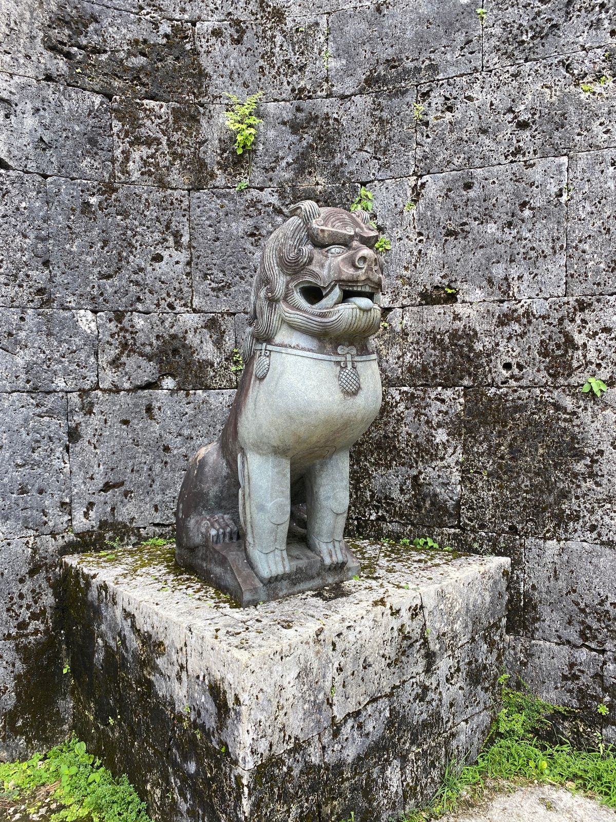 首里城。
天気はイマイチだったけど曇りくらいが丁度いいかも。