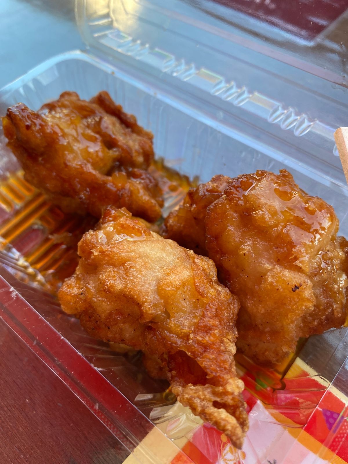 偶然オータムフェスト開催日でした！
ザンギをあてに函館と知床の地ビールを。