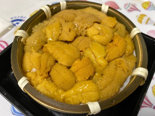 日本・北海道「まだまだ暑いか？晩夏の北海道」の写真：2日目は朝からうに！
牡蠣！
身体の何か...