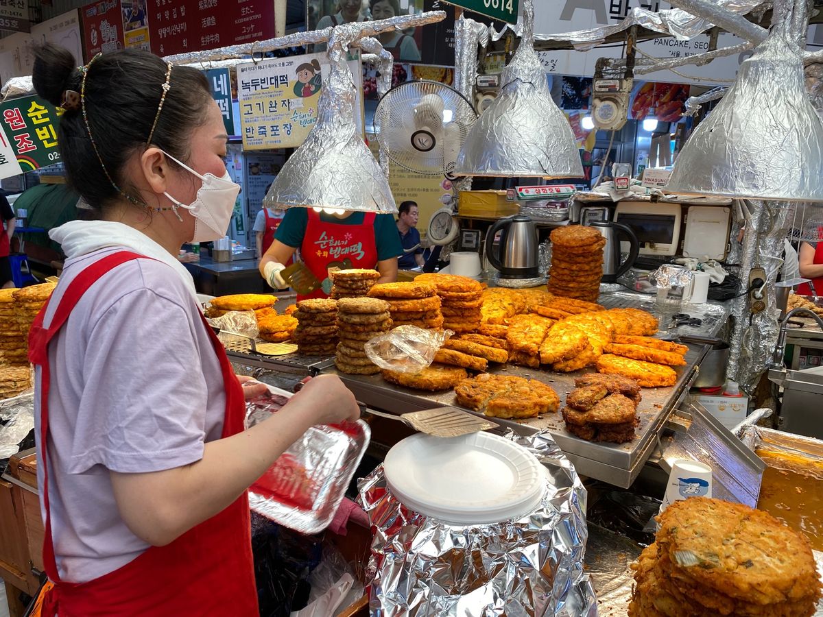 8月7日　
広蔵市場へ。冷えてかたくなったチヂミを食べた。
4枚目はたこの...