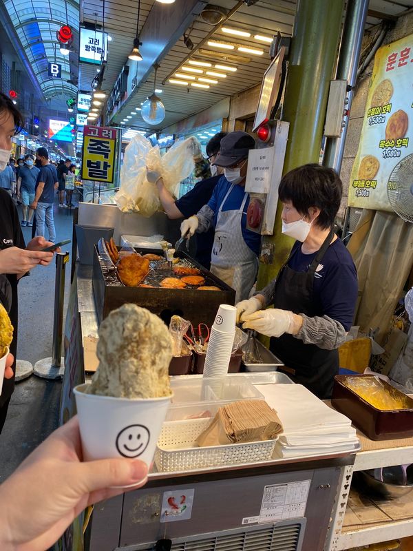 大韓民国 (韓国)・ソウル「韓国🇰🇷」の写真：韓国旅3日目に食べたもの。
望遠市場のホ...