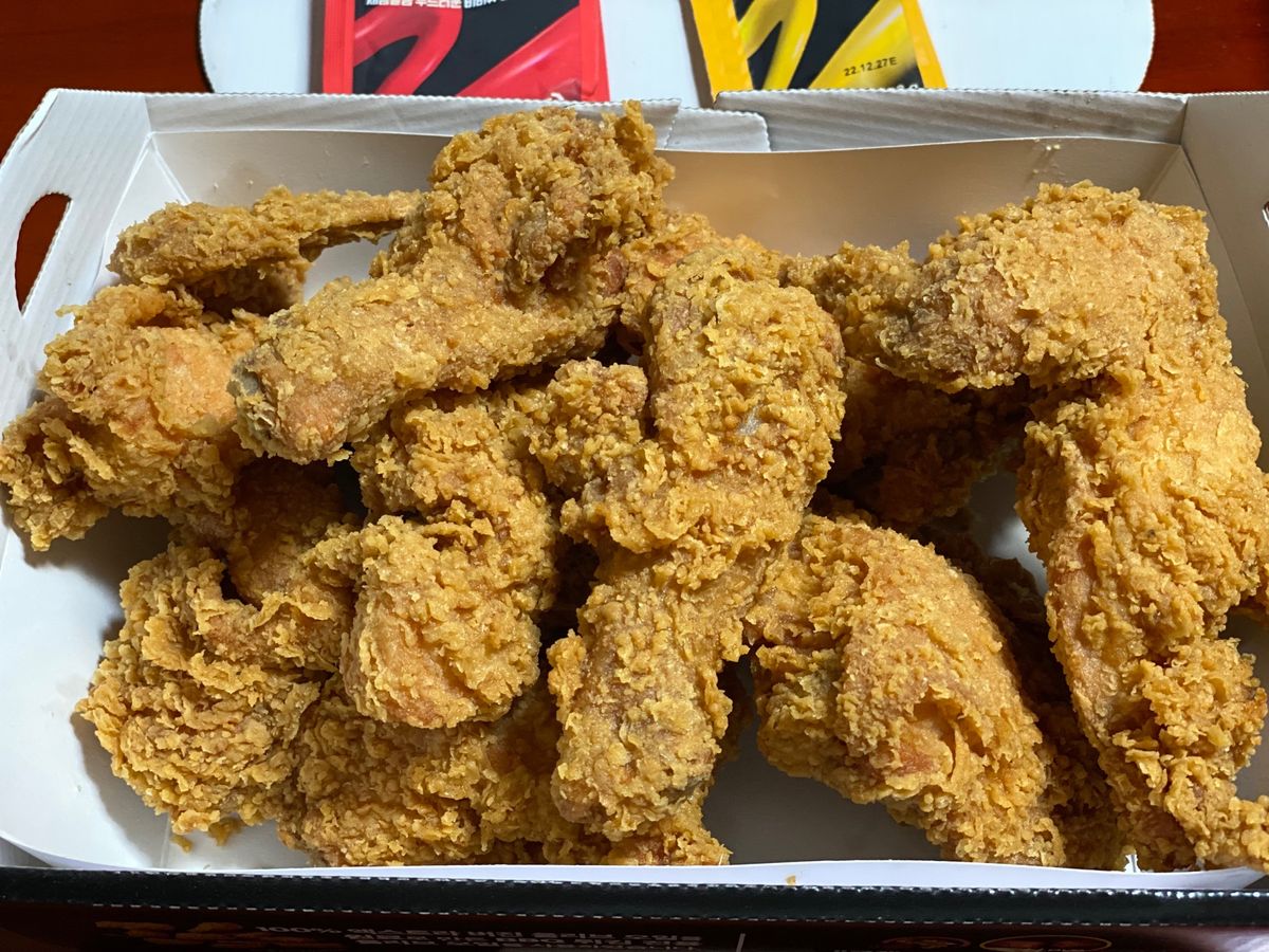 韓国旅3日目に食べたもの。
望遠市場のホットク、ビビンパ、そして韓国ドラマ...