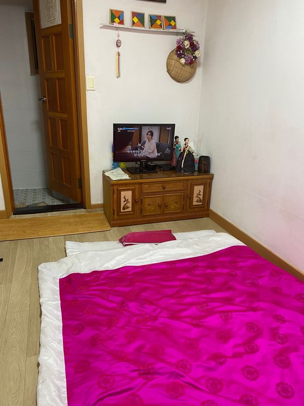 大韓民国 (韓国)・ソウル「韓国🇰🇷」の写真：夜の散策。
ライトアップされた豊南門を見...