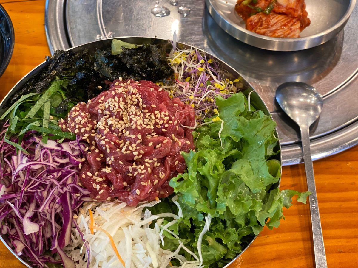 韓国旅3日目に食べたもの。
望遠市場のホットク、ビビンパ、そして韓国ドラマ...