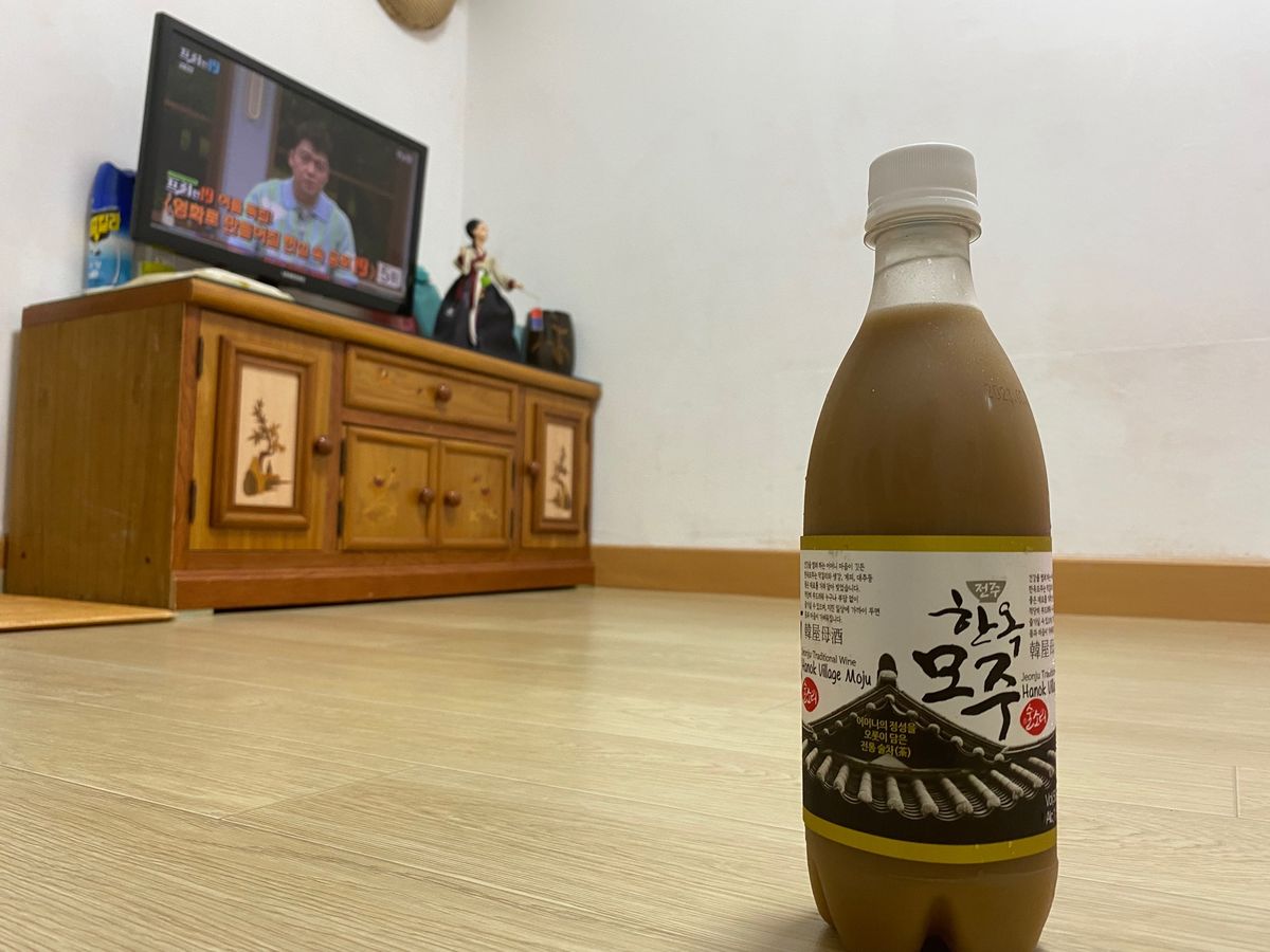 夜の散策。
ライトアップされた豊南門を見て、歩きながらシッケを飲んで、部屋...