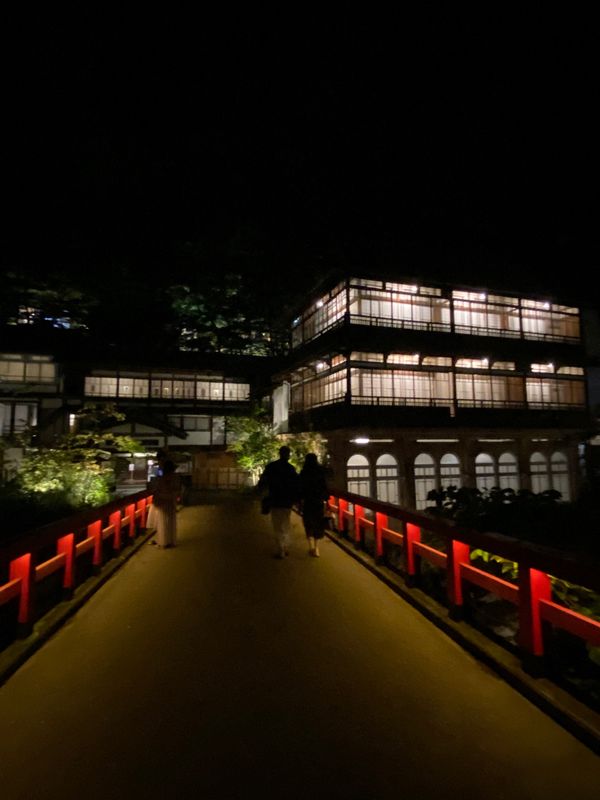 日本・群馬「2022北関東温泉旅行」の写真：夜の積善館をお散歩🚶‍♀️
歴史を堪能で...