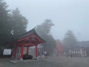 下界は晴れているけど
赤城山頂は霧😅
周りは見えなかったー😅
でも赤城神社...