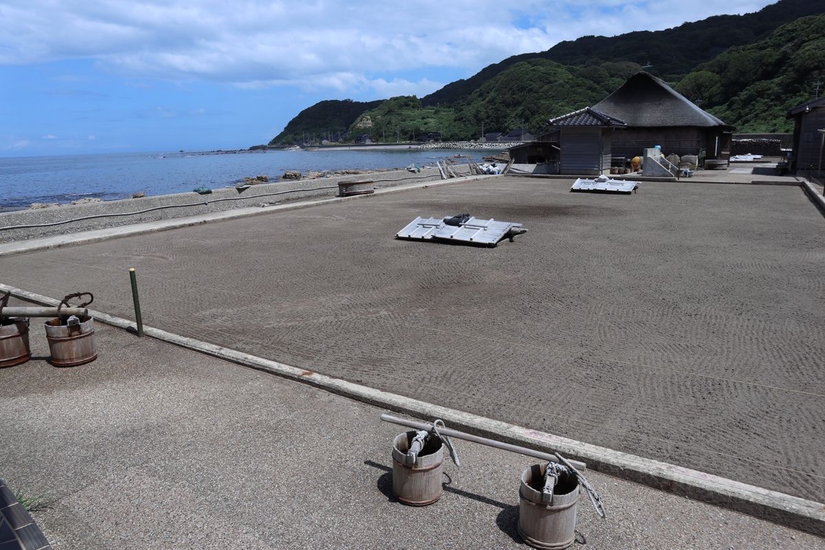 旅3日目
輪島朝市-工房長屋-塩田村-總持寺-ハイディワイナリー-千里浜